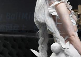 Candy BallMiru紧身裤大揭秘:她的写真放在网盘上,让我无法抗拒想点进去!