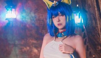Hatori Sama写真中的黑白,依稀有种怪怪的福利氛围,看得我有点慌。