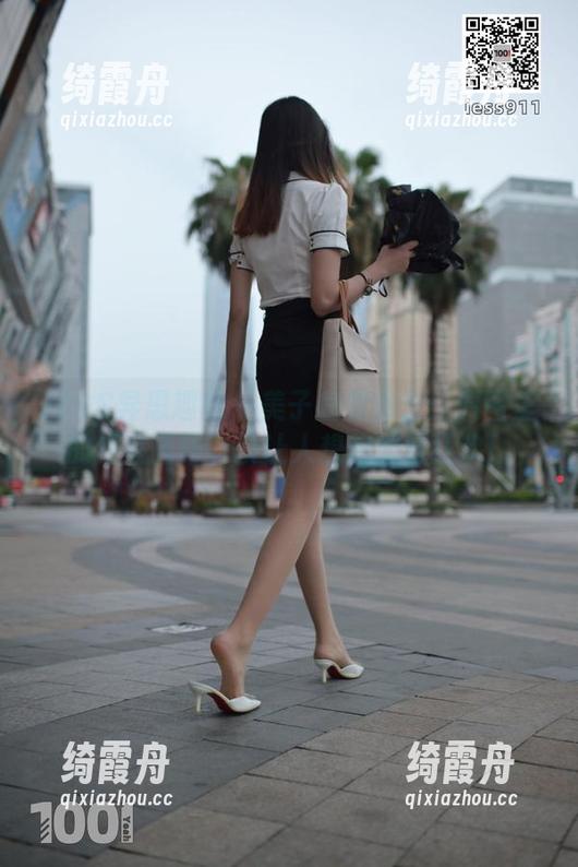 IESS异思趣向-美子 IESS异思趣向 - 美子盛装出击:原图里的红底高跟,快让人想起派对狂欢!