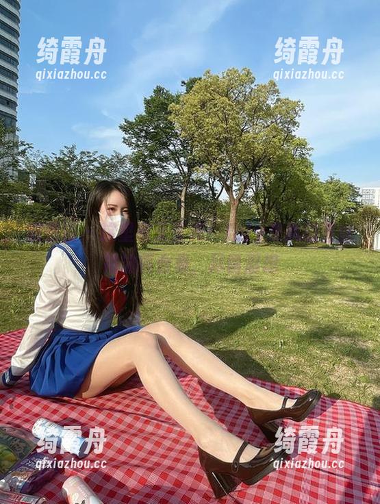 July芝岚 微密圈 - 这里有无圣光:July芝岚的蕾丝裙油亮合集,尽情遐想
