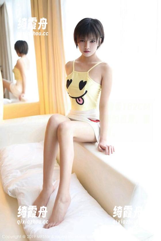 MFStar模范学院-李雅柔182CM MFStar模范学院 - 这组李雅柔182CM的少女作品,你可以反复咀嚼的资源,窗边的光影都不够深刻。
