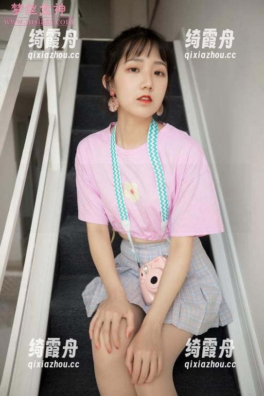 MSLASS梦丝女神-王晓瑞 MSLASS梦丝女神 - 王晓瑞水晶高跟美图分享,真心为她的脚扳机声捏一把冷汗!