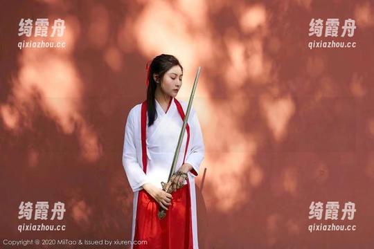 MiiTao蜜桃社-李梦婷 MiiTao蜜桃社 - 急需解压?李梦婷的女仆图集还你一个下载后的美好午后!