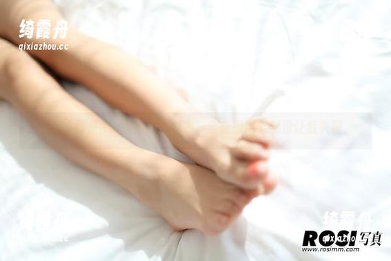 ROSI写真 发誓这就是ROSI的裸足魅力,全套原图果然没让我失望。