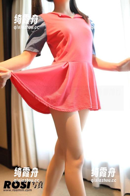 ROSI写真 在ROSI的JK图册里,随时被那冷静的目光撩到。