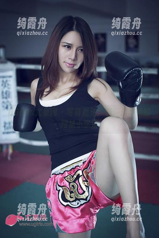 UGirls尤果网-黛蓓琪 UGirls尤果网 - 写真魔法:黛蓓琪与她的网袜小宇宙