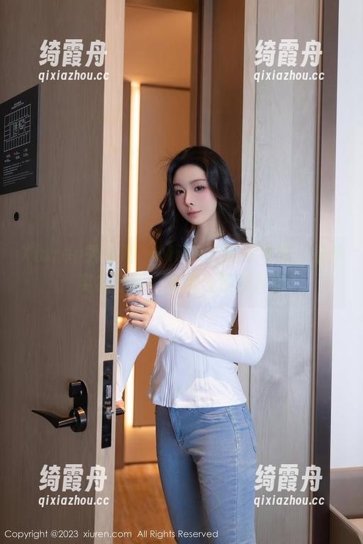 Xiuren秀人网-Miko酱 Xiuren秀人网 - Miko酱的双马尾,各种姿态分享,实用与颜值并存