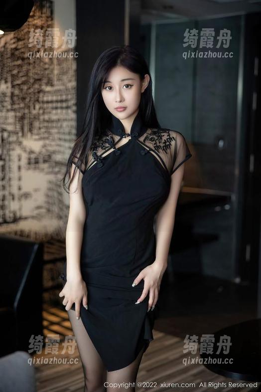 Xiuren秀人网-李可儿 Xiuren秀人网 - 夏日风的凉意,这组李可儿的写真真让人小心脏加速,原图直接戳中了我的心啊。