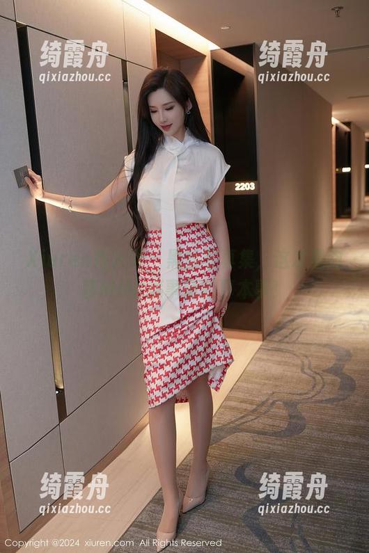 Xiuren秀人网-肉晴MINI Xiuren秀人网 - 黑丝写真集,这才是肉晴MINI搞事情的真本事!
