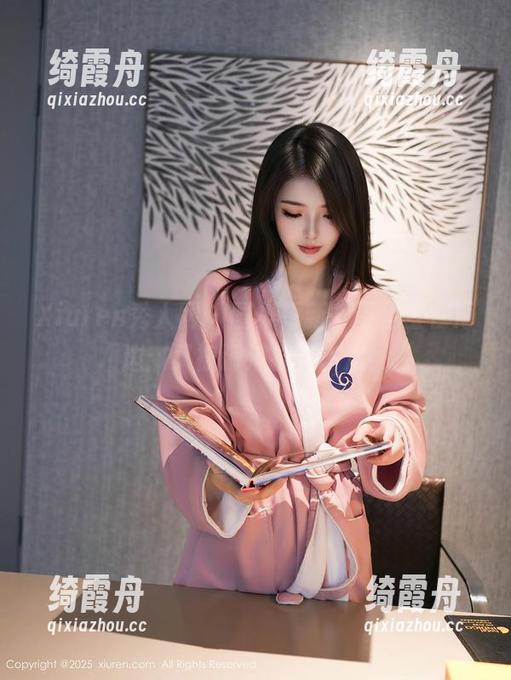 Xiuren秀人网-蛋蛋宝 Xiuren秀人网 - 图集更新,蛋蛋宝在海边:又被海浪捉弄一次!