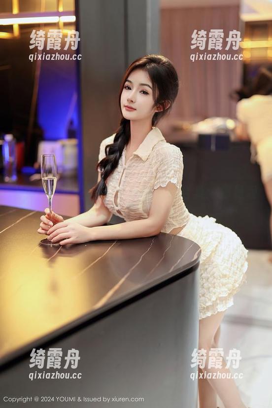 YouMi尤蜜荟-周妍希 YouMi尤蜜荟 - 周妍希红裙合集:那袅袅裙摆似乎在对我说话。