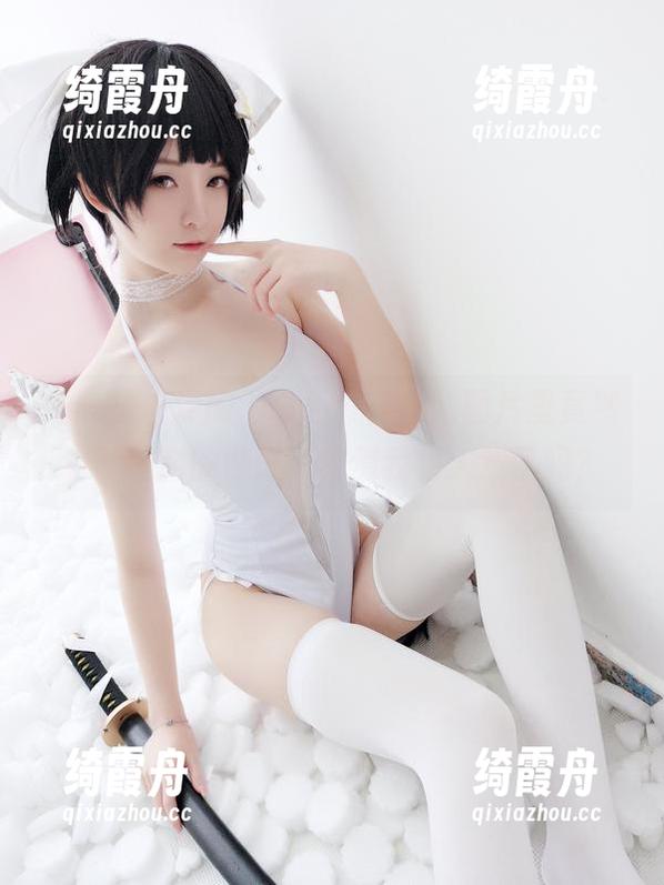 一小央泽 看一小央泽的“白色”作品,图片里竟然有种莫名的惆怅,难道我也入戏了吗?