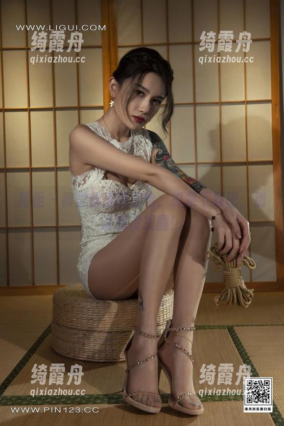 丽柜-佳怡 丽柜 - 裤里丝里的佳怡,抓紧下载吧,别说我没提醒!