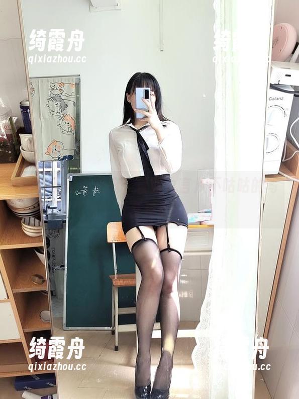 九言从不咕咕 姐姐不需要遮掩,直面九言从不咕咕的写真资源