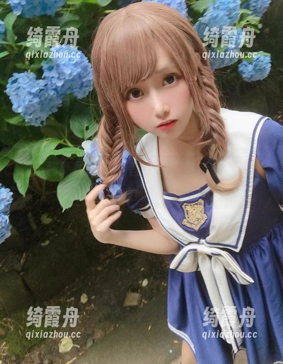 凛子酱新更新：骸音套图，声音都在发嗲啊