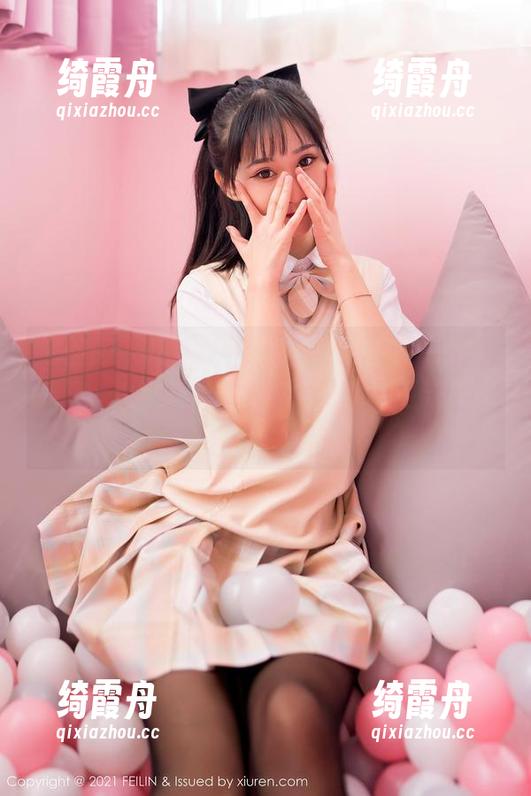嗲囡囡-伍月yuer 嗲囡囡 - 伍月yuer把蕾丝和美图玩得如此溜,也算开启了新一轮的诱惑更新模式!