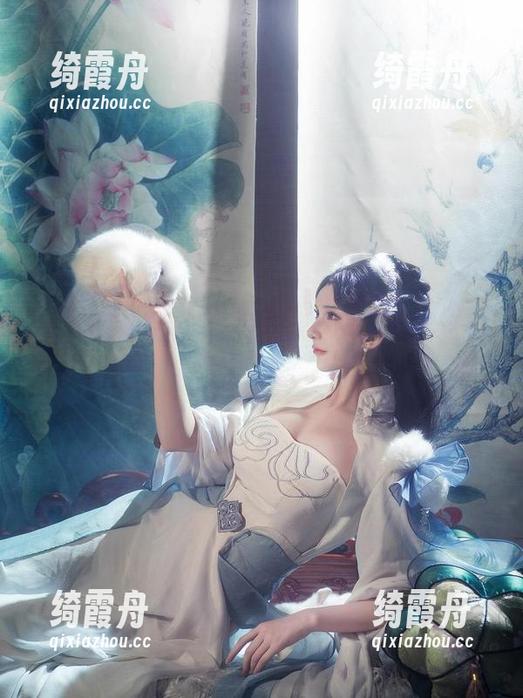 在下萝莉控ii 在下萝莉控ii的红裙合集:如何穿出这种洒脱感?