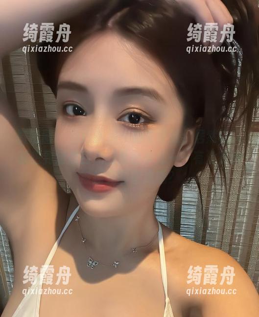 奶雯 微密圈 - 酒店系列:奶雯壁纸,居然让人联想到清晨四点的那些事儿——有没有种被撞见的窘迫感?