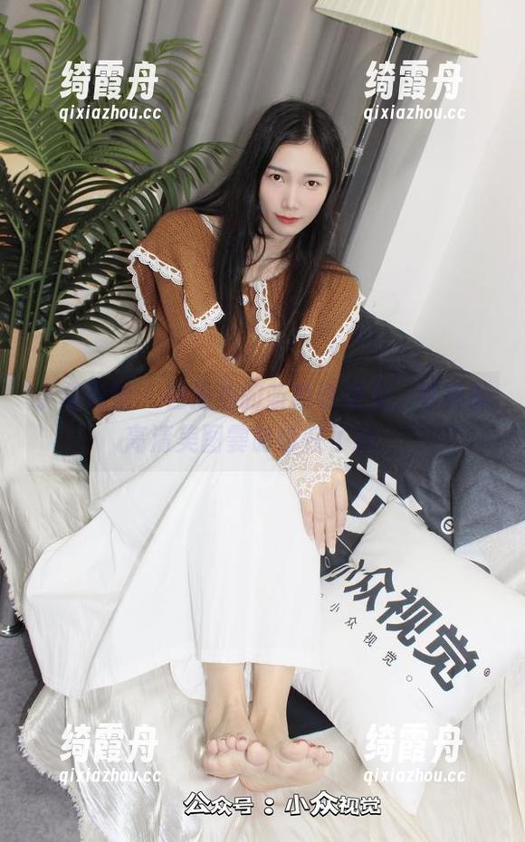 小众视觉-玲玲 小众视觉 - 在海边的蓝色诱惑里,玲玲的高清美图霎时俘获了我。
