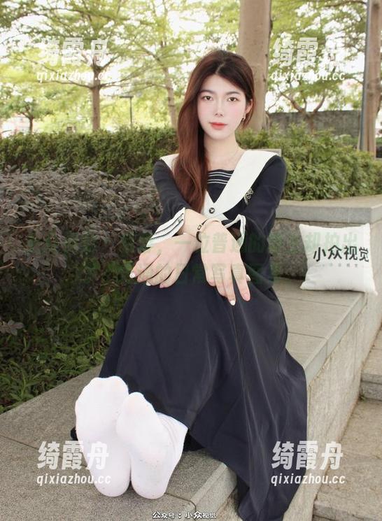 小众视觉-蓉蓉 小众视觉 - 蓉蓉,一位普通的博主却拍出了不普通的日常写真图集。
