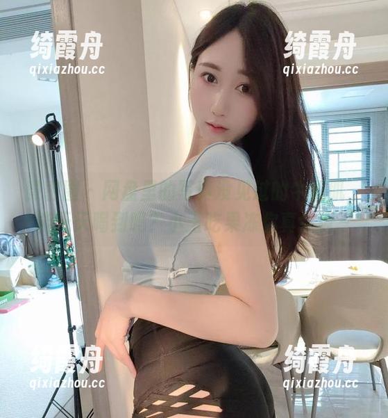 小玉吃果冻 微密圈 - 网盘里的写真没见过的牛奶肌,能天天喝到吗?小玉吃果冻你真会撩~