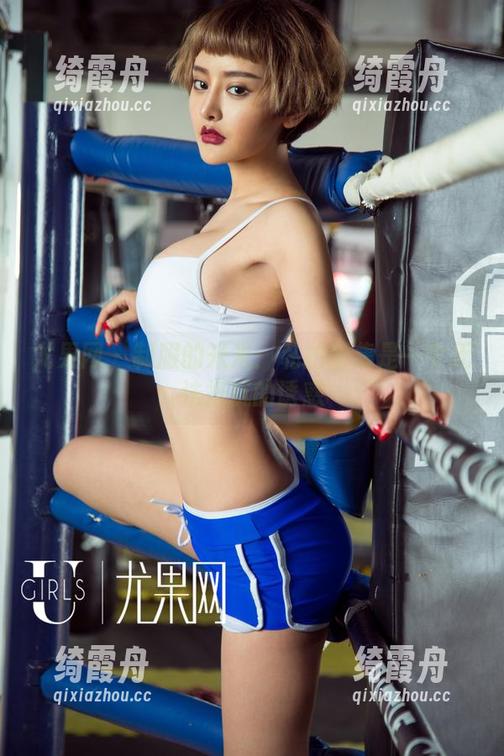 尤果网-米米 尤果网 - 制服的米米:私拍图集是一个无法抵抗的诱惑