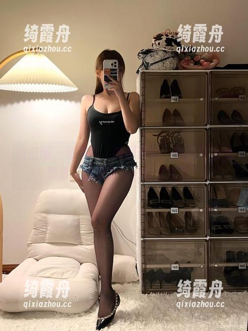 张思允 微密圈 - 张思允、制服黑丝,图片直接辣眼睛,但又怎么舍得滑过去?