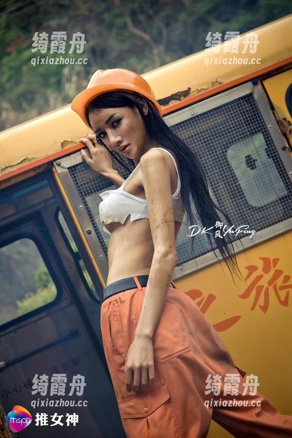 推女神-纯小希 推女神 - 纯小希的连体衣,套图里展示的每一幕都让我想问:这穿上是什么感觉?