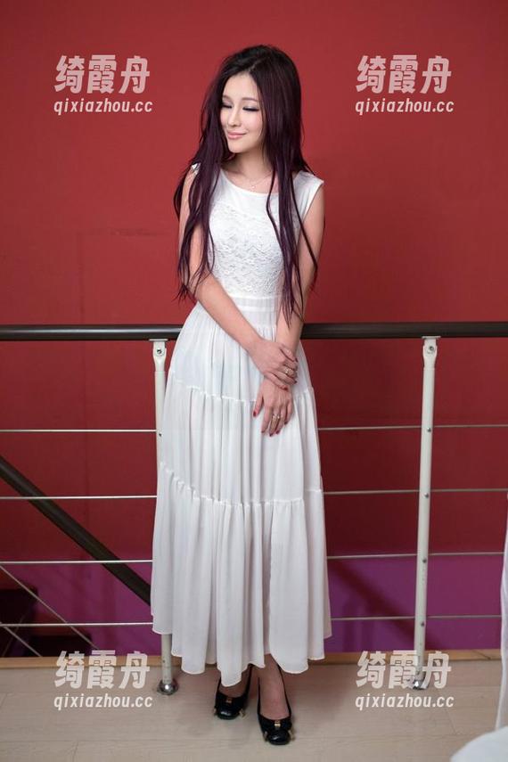 推女郎-Yu佳妮 推女郎 - 镂空效果下的Yu佳妮,无圣光写真是不是透得太明显了?