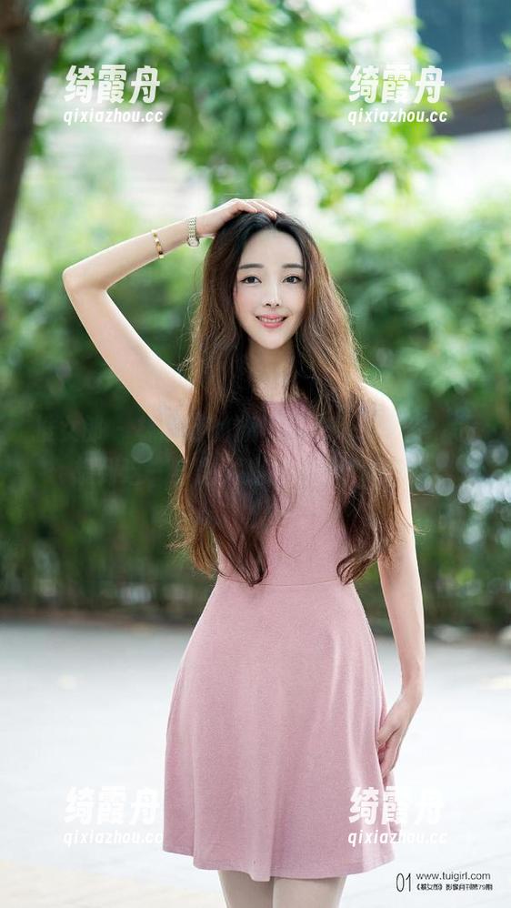 推女郎 - 林萌萌的旗袍图包终于更新，没想到这一身居然还挺有小心机的！