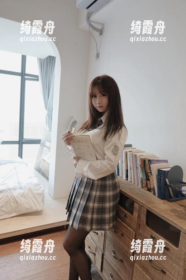 是依酱呀 是依酱呀,浴缸全套原图,水润得像刚从海里捞上来