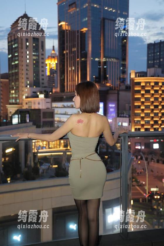 果儿Victoria 微密圈 - 看果儿Victoria如何把粉色内衣穿得如此有趣,这图册太赞了吧!