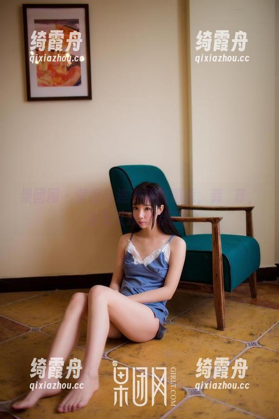 果团网-龚玥菲 果团网 - 壁纸与连衣裙的邂逅,龚玥菲,今天又换新装了!