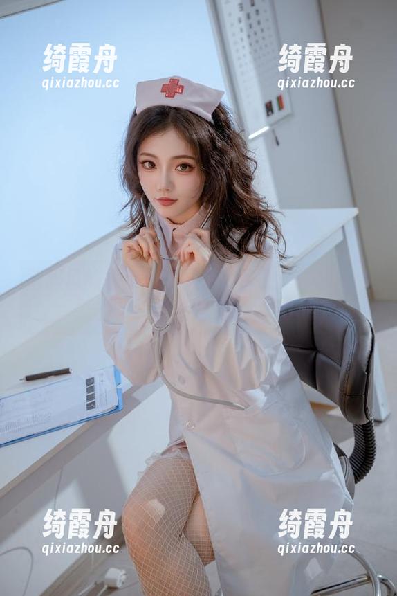 制服风的桃良阿宅，别口水了，快来免费图集瞧瞧！
