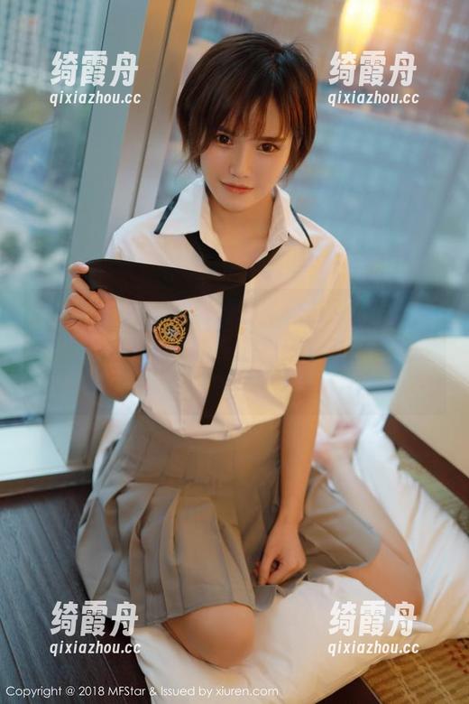 模范学院-电竞唐嫣 模范学院 - 电竞唐嫣的写真集又更新了,体操服在这里翻转我的思绪,好不可思议!