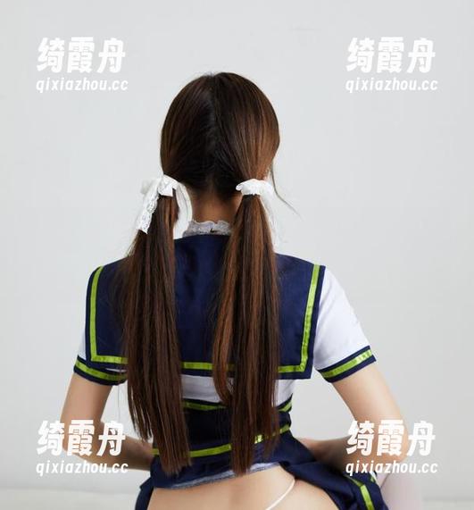 无圣光模式开启中，洛丽塔大哥的女仆风角色，隐约间有种魅惑。