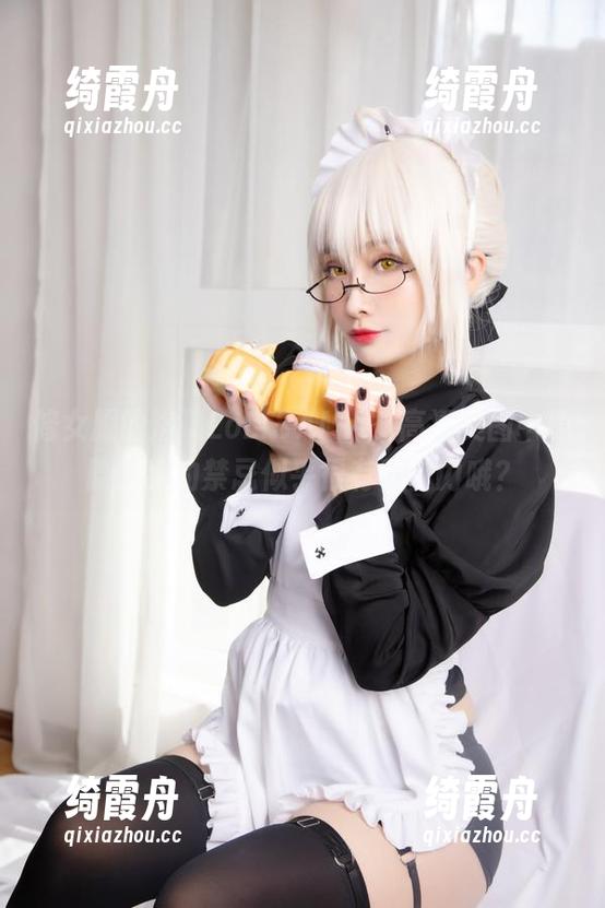 洛璃LoLiSAMA 修女服的洛璃LoLiSAMA,高清美图中隐隐约约的禁忌似乎很有吸引力哦?