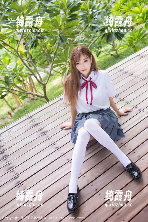 爱蜜社-谢芷馨Sindy 爱蜜社 - 别被白色迷惑了,看看谢芷馨Sindy如何在图集中找到平衡感