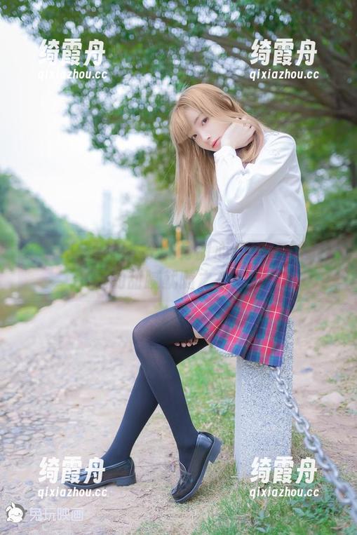 镇显神威，祖木子化身甜心coser，图片里的甜腻就随之来了。