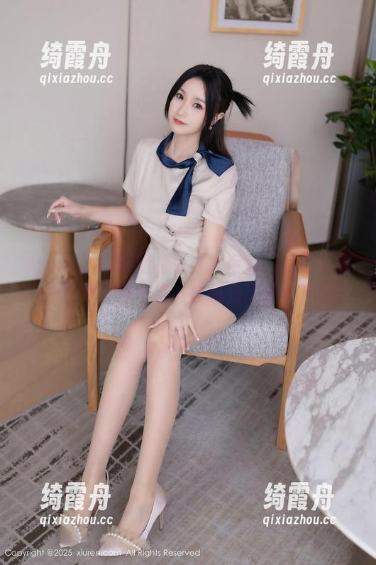 秀人网-糯美子 秀人网 - 定制糯美子少女写真:让你怀疑人生的可爱老司机,性感方向盘已开启!