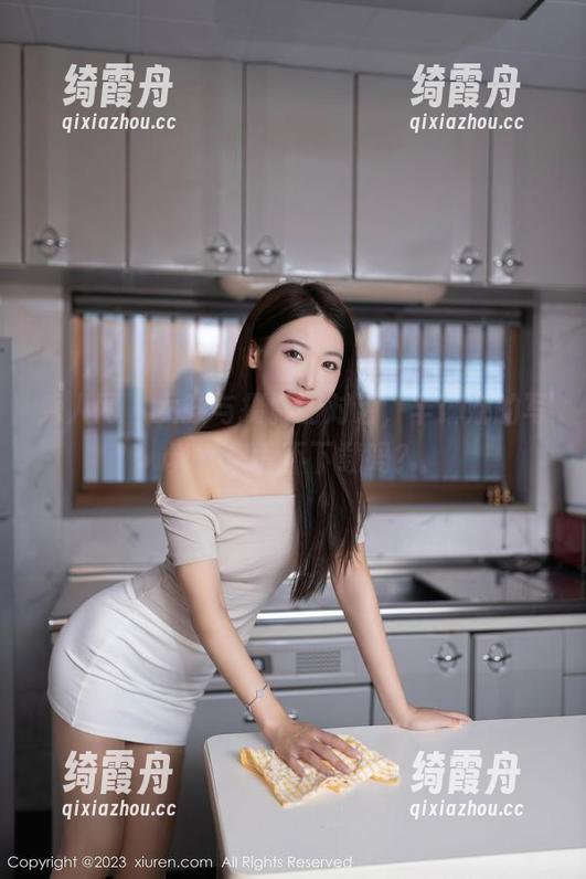 秀人网-芈琳娜 秀人网 - 女孩与摄影的对话,芈琳娜的写真,你敢不下载吗?