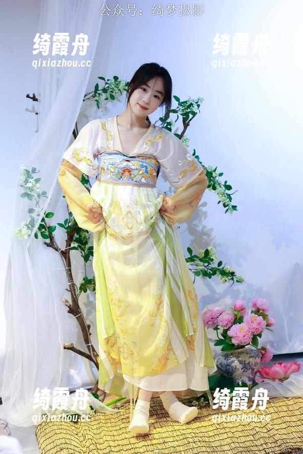 绮梦摄影-团子 绮梦摄影 - 团子制服套图:别再让我想起我的校服了