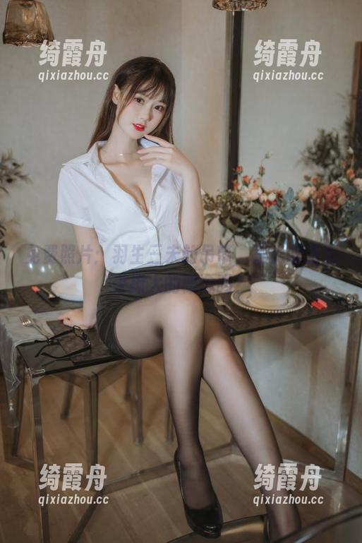 羽生三未 免费照片:羽生三未的吊带,是光明正大来撩人的概念吗?