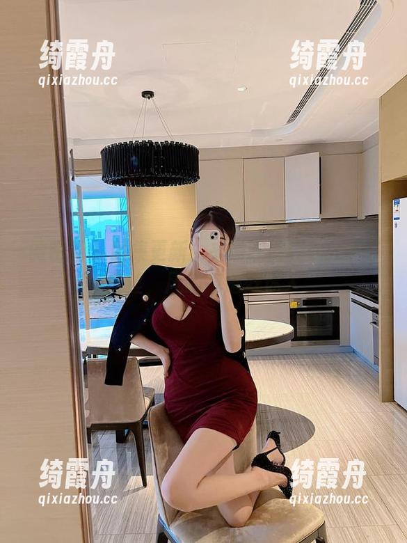 脸红Dearie 微密圈 - 图集更新!来瞧瞧脸红Dearie白丝,风的痕迹好迷人