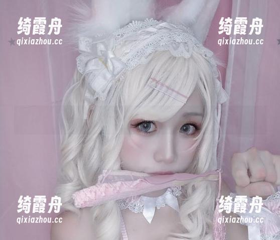 芊川一笑MNK 芊川一笑MNK的花言巧语:精选少女的呆萌时刻