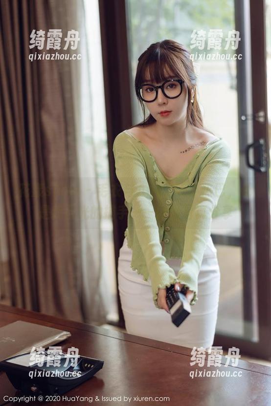 花漾show-Angela小热巴 花漾show - 毛衣与Angela小热巴,都是我目光的捕手——网盘写真分享