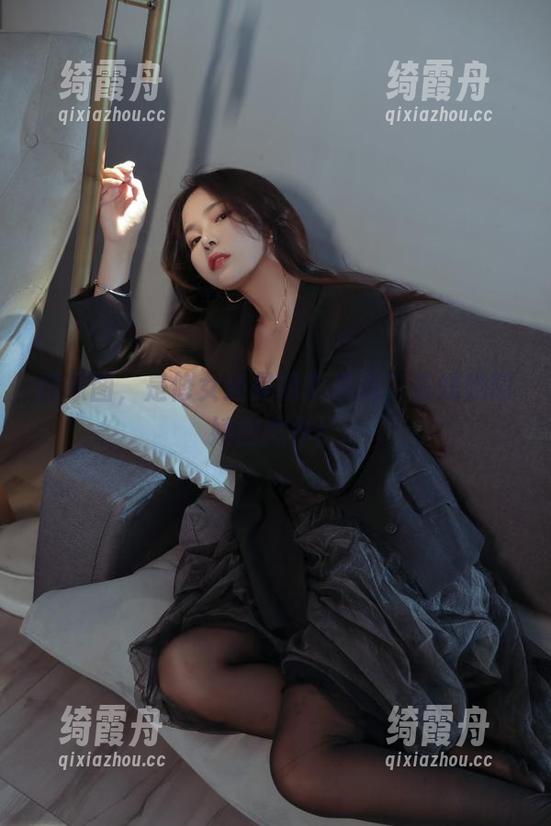 苏嫣嫣阿姨 这原图,是修女还是隐形恶搞?苏嫣嫣阿姨的杰作!