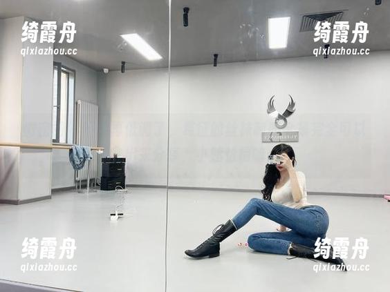葛征 微密圈 - 不能再低调了,葛征的丝袜制服全集完全可以拿出来分享,小赌怡情嘛。