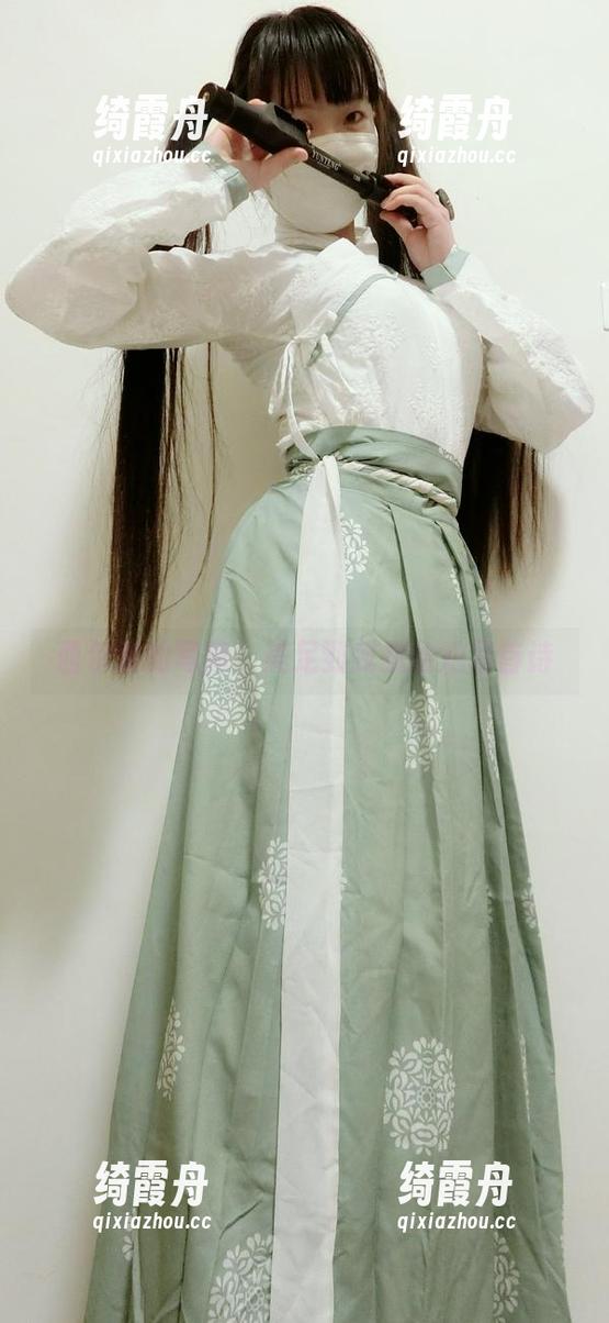 西尔酱 西尔酱的写真:美足到我想给她写首诗