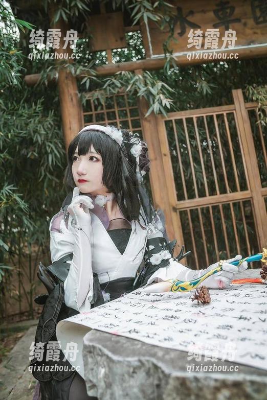 许多鱼鱼鱼 校服也可以很Fishy——许多鱼鱼鱼的网盘写真实在吸引目光。